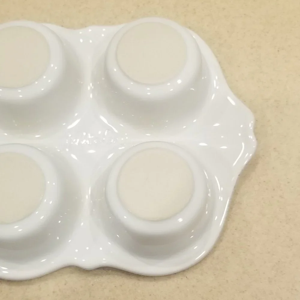 RARE JULISKA WHITE BERRY & THREAD CERAMIC CUPCAKE MUFFIN PAN BAKING COOKING DISH
